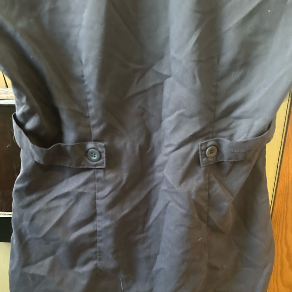 Nursing scrub top with pockets! - Picture 4 of 5
